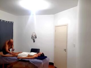 Ela foi para obter um massagem mas estava surprised por o dr. quem ejaculated em dela