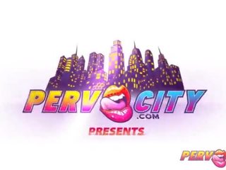 Pervcity trys sluts čiulpimas apie vienas narys