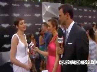 সেলিব্রিটি anne hathaway pokers এ ঐ অন্ধকার নাইট premiere